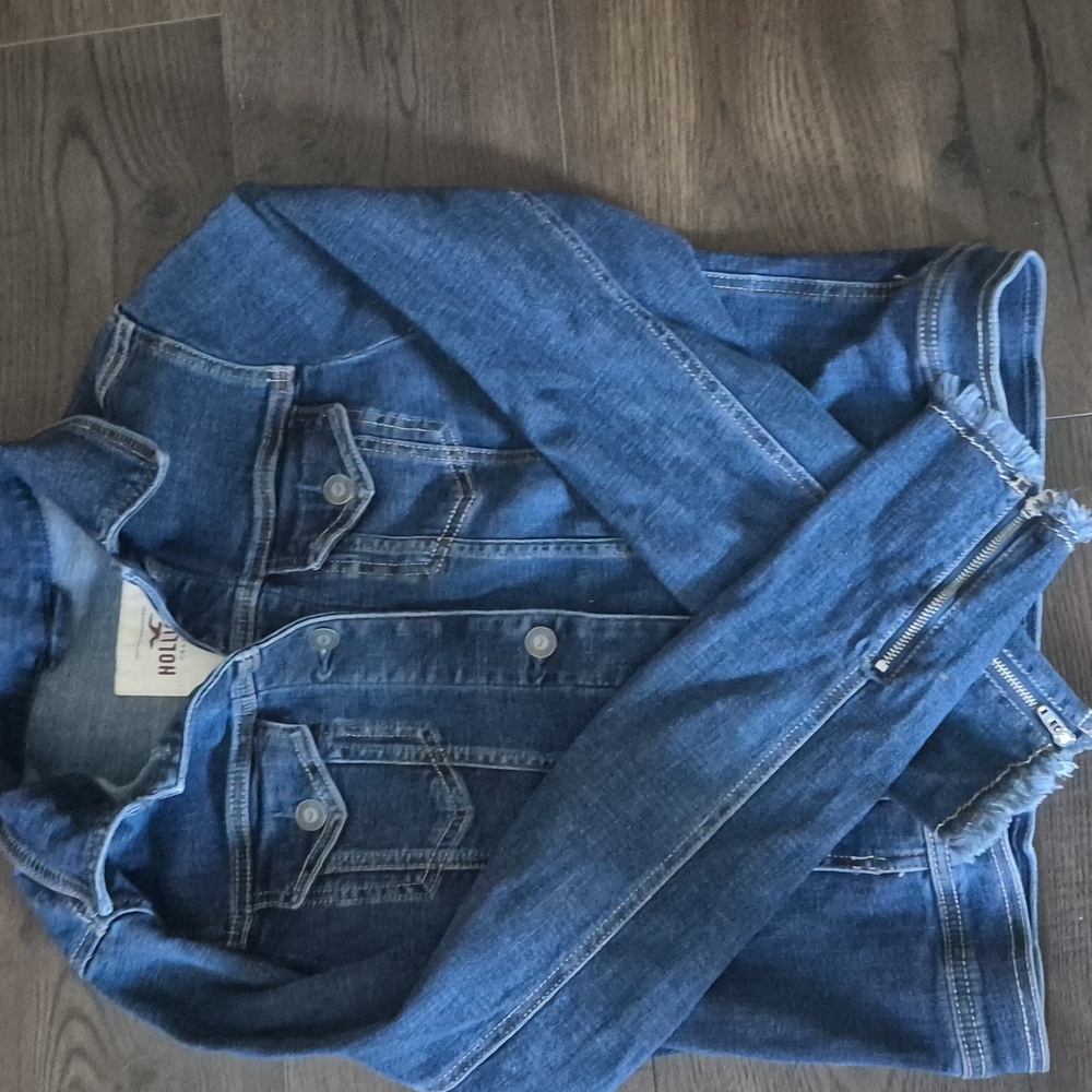 Hollister Jean Jacket Button Front W/ Raw Edge Sleeves With Zippers, Size Large